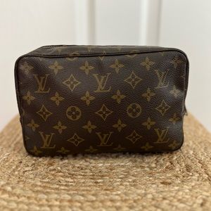 Louis Vuitton troussee 23